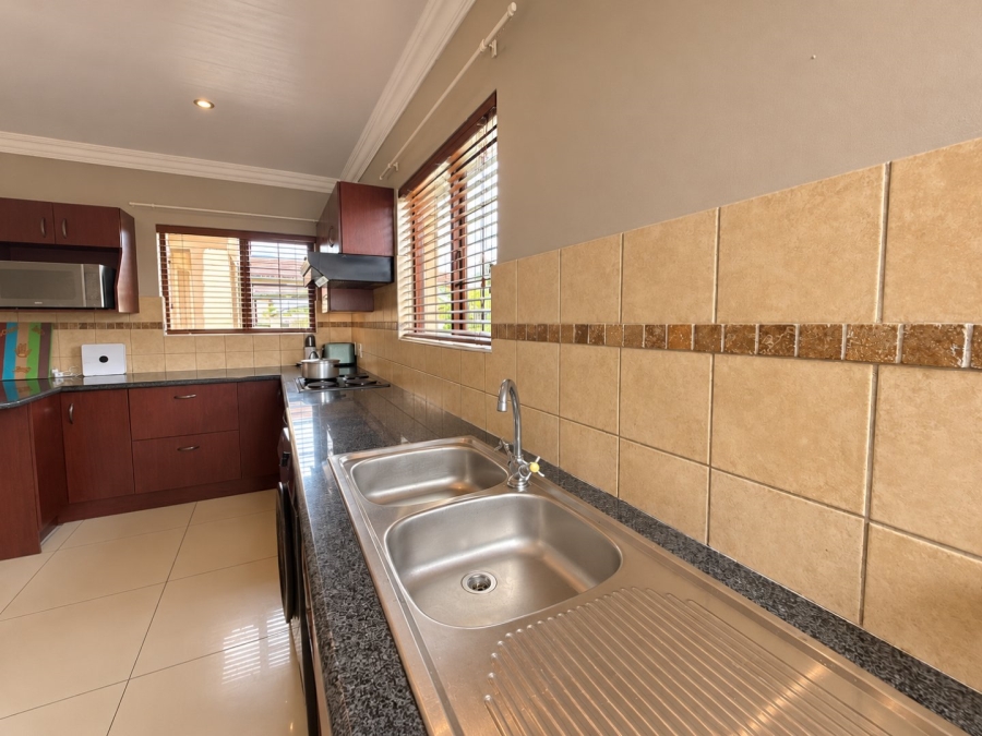 To Let 3 Bedroom Property for Rent in Hillside Free State